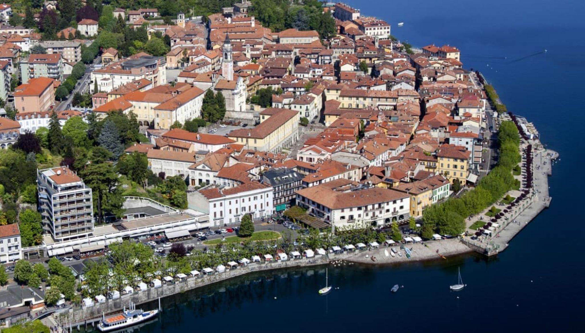 Hotel Giardino Arona Buitenkant foto